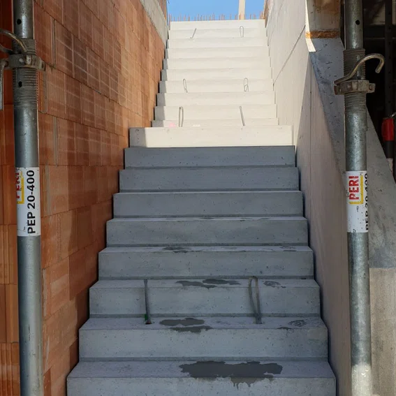 2021 KW30 Treppe (13).jpg